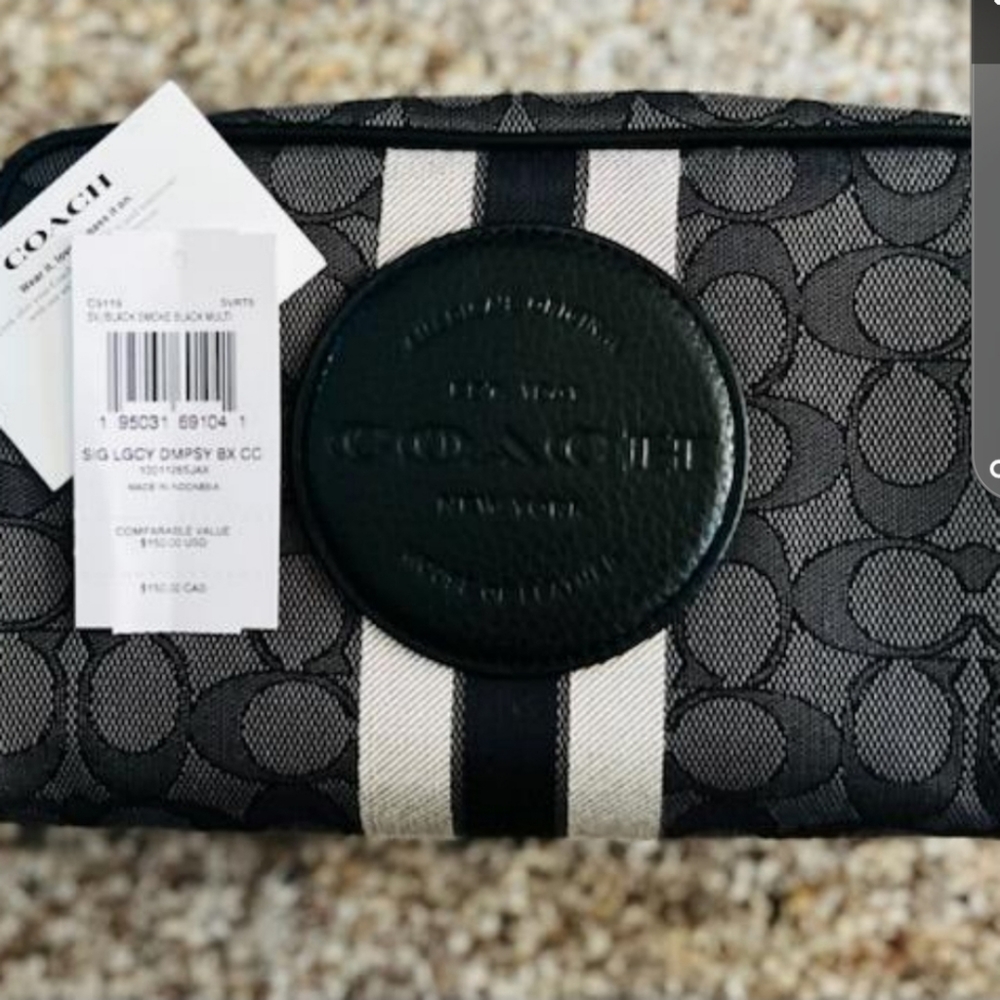Coach Dempsey travel bag. Signature Canvas.
